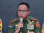 Panglima TNI Jenderal TNI Agus Subiyanto melaporkan dukungan TNI dalam penanganan bencana di Sumatera dalam sesi jumpa pers di Posko Terpadu Penanganan Bencana di Sumatera, Lanud Halim Perdanakusuma, Jakarta, Senin (29/12/2025). FOTO : ANTARA/HO-BPMI Sekretariat Presiden. Panglima TNI Jenderal TNI Agus Subiyanto melaporkan dukungan TNI dalam penanganan bencana di Sumatera dalam sesi jumpa pers di Posko Terpadu Penanganan Bencana di Sumatera, Lanud Halim Perdanakusuma, Jakarta, Senin (29/12/2025). FOTO : ANTARA/HO-BPMI Sekretariat Presiden.
