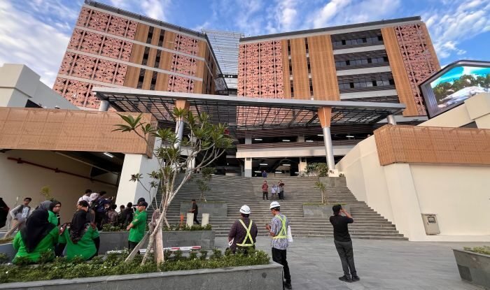 Pasar Pagi Samarinda Tampak Depan. Foto: BorneoFlash/Nur Ainunnisa