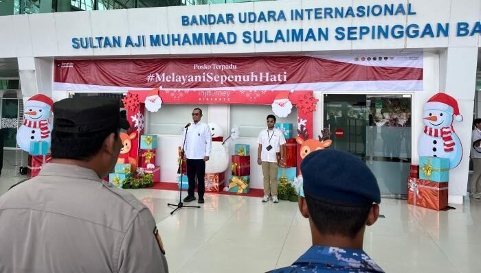Pembukaan Posko Nataru di Terminal Keberangkatan Bandara SAMS Sepinggan, pada Senin (15/12/2025). Foto: BorneoFlash/Niken Sulastri