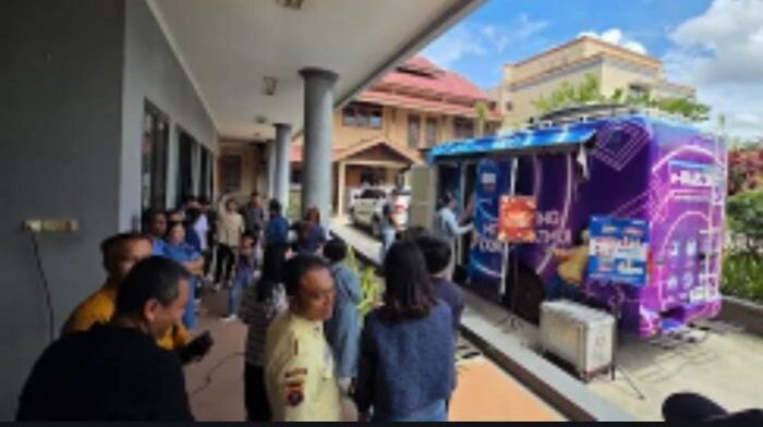 Penukaran uang rupiah layak edar bagi masyarakat, menjelang HBKN Nataru 2025–2026. Foto: BorneoFlash/Ist