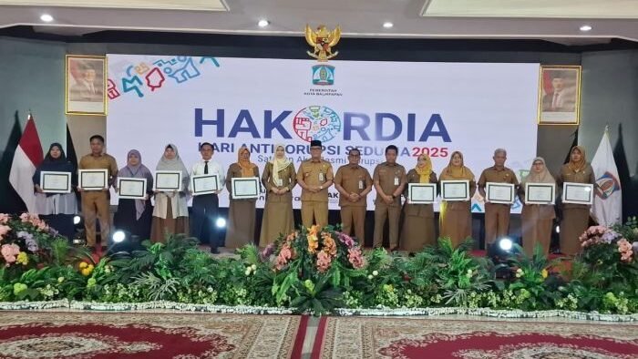 Peringatan Hari Antikorupsi Sedunia 2025 di Auditorium Balai Kota, pada Senin (8/12/2025). Foto: BorneoFlash/Niken Sulastri