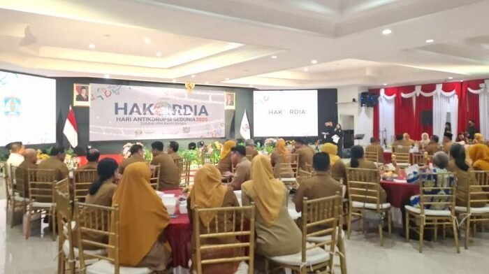 Peringatan Hari Antikorupsi Sedunia 2025 di Auditorium Balai Kota, pada Senin (8/12/2025). Foto: BorneoFlash/Niken Sulastri
