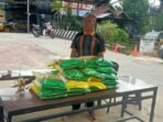 Polsek Balikpapan Selatan bersama Bulog Balikpapan. Polsek Balikpapan Selatan bersama Bulog Balikpapan, melaksanakan program Jumat Berkah melalui Gerakan Pangan Murah, di Halaman Mapolsek Balikpapan Selatan, Jalan Sepinggan Baru II, pada Jumat (5/12/2025). Foto: HO/Polresta Balikpapan