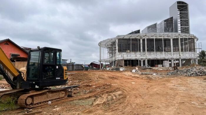 Progres Renovasi Masjid Besar Ash Shabirin Kelurahan Sungai Keledang, Kota Samarinda. Foto: BorneoFlash/Nur Ainunnisa