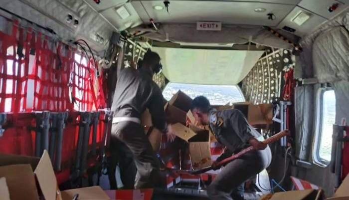 TNI AU Terjunkan 190 Helibox untuk Korban Banjir Aceh Tamiang