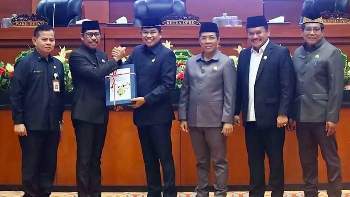 Rapat Paripurna DPRD PPU untuk membahas APBD 2026. Foto: BorneoFlash/Ardian