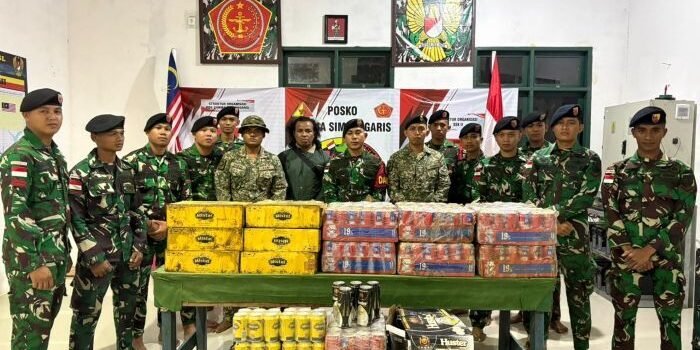 Satgas Pamtas RI-Malaysia Yonkav 13/Satya Lembuswana menggagalkan upaya penyelundupan Miras ilegal di perbatasan Indonesia-Malaysia, Km 7, Desa Sekaduyan Taka, Kecamatan Seimanggaris, Kabupaten Nunukan, Kalimantan Utara, pada Sabtu (27/12/2025). Foto: HO/