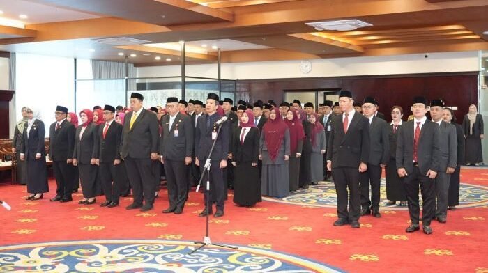 Sebanyak 91 struktural resmi dilantik Gubernur Kalimantan Timur, Rudy Mas’ud, terdiri atas pejabat eselon II, III, dan IV, pada Senin (22/12/2025). Foto: BorneoFlash/Adpim