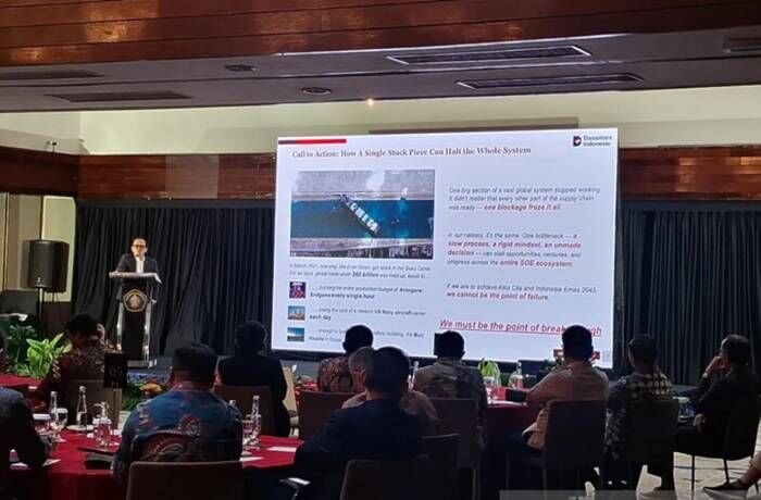 Senior Director Business Performance & Assets Optimization Badan Pengelola Investasi Daya Anagata Nusantara (Danantara Indonesia) Bhimo Aryanto dalam acara Public and Business Leader Forum: 2026 Outlook & Challenges di Jakarta, Sabtu (13/12/2025). FOTO : ANTARA/ Muhammad Heriyanto