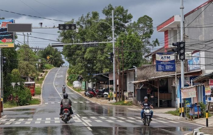 Dishub Kukar Pasang Lampu Lalu Lintas Pintar di Simpang Tambak Rel, Atasi Titik Rawan Kecelakaan