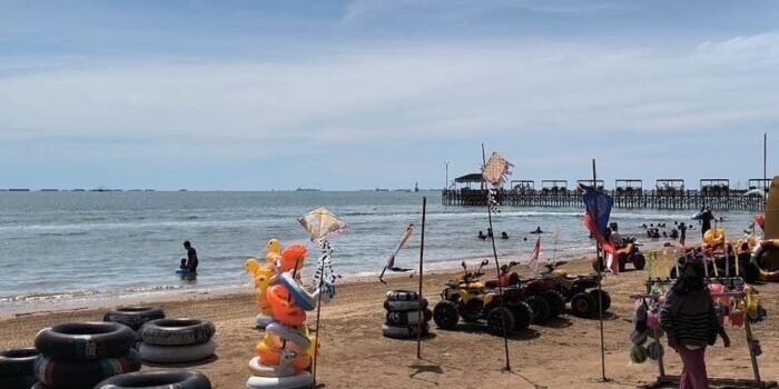 Libur Natal, Hampir 2.000 Pengunjung Padati Pantai Manggar Balikpapan