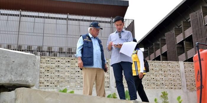 Wakil Presiden Gibran Rakabuming Raka saat meninjau langsung sejumlah proyek strategis di kawasan IKN, pada Selasa (30/12/2025). Foto: HO/BPMI Sekretariat Wakil Presiden