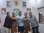 Wakil Wali Kota Balikpapan, H. Bagus Susetyo bersama pimpinan Daun Village dan perwakilan GPA sepakat menyelesaikan permasalahan dalam rapat koordinasi, di VIP Room Balai Kota Balikpapan, pada Selasa (16/12/2025). Foto: BorneoFlash/Niken Sulastri