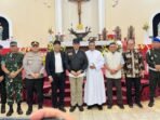 Wali Kota Samarinda Andi Harun bersama Forkopimda saat memantau kesiapan pengamanan Malam Natal di sejumlah gereja. Foto: BorneoFlash/Nur Ainunnisa