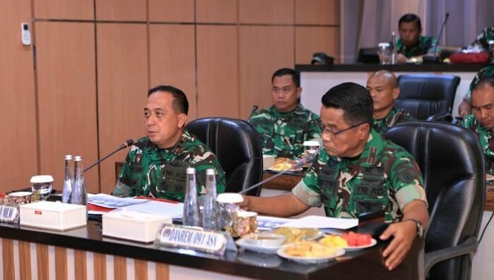 Pangdam VI/Mulawarman, Mayjen TNI Krido Pramono, S.H., M.Si., melaksanakan kunjungan kerja ke Markas Korem 091/Aji Surya Natakesuma (ASN), pada Selasa (23/12/2025). Foto: HO/Pendam VI/Mlw