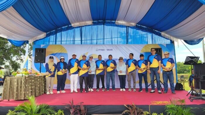 Peringatan HUT ke-49 Perumda Tirta Manuntung Balikpapan (PTMB), di Waduk Manggar KM 12, pada Minggu (21/12/2025). Foto: BorneoFlash/Ist