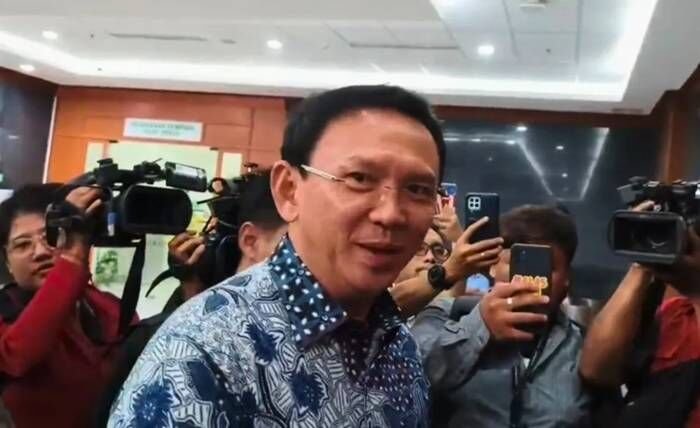 Komisaris Utama PT Pertamina (Persero) periode 2019–2024 Basuki Tjahaja Purnama atau Ahok tiba di Pengadilan Tindak Pidana Korupsi pada Pengadilan Negeri Jakarta Pusat, Selasa (27/1/2026). FOTO : ANTARA/Agatha Olivia Victoria.