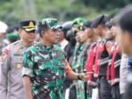 Danrem 091/ASN Brigjen TNI Anggara Sitompul, S.I.P., M.Si., pimpin Apel Gelar Kesiapan PAM VVIP dalam rangka Kunjungan Kerja Presiden RI di Balikpapan, Provinsi Kaltim, pada Minggu (11/1/2026). Foto: HO/Pendam VI/Mlw
