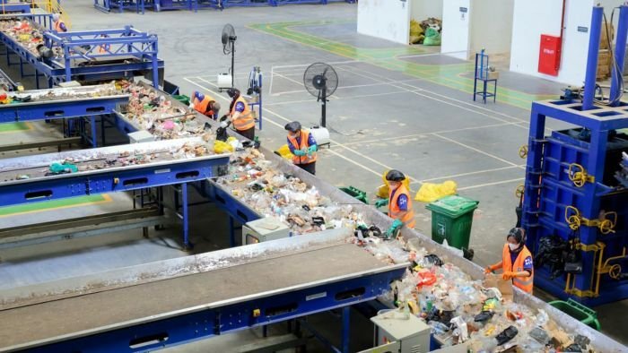 Bangunan Pengelolaan (BP) 1 merupakan salah satu area bangunan yang terdapat pada TPST, yang berfungsi menjadi bangunan pengolahan fisika. Foto: HO/Humas Otorita IKN