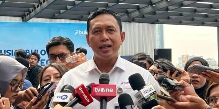 Direktur Utama Perum Bulog Ahmad Rizal Ramdhani dalam jumpa pers bertajuk Capaian Krusial Bulog 2025 dan Langkah Strategis 2026 di Jakarta, Jumat (2/1/2026). FOTO : ANTARA/Harianto