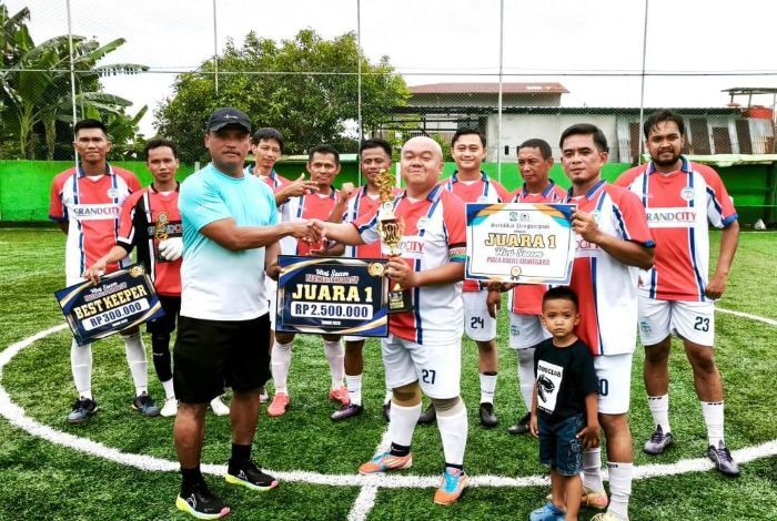 Baltara FC Raih Piala Halili Adinegara Usai Taklukkan Tim DPRD Balikpapan 