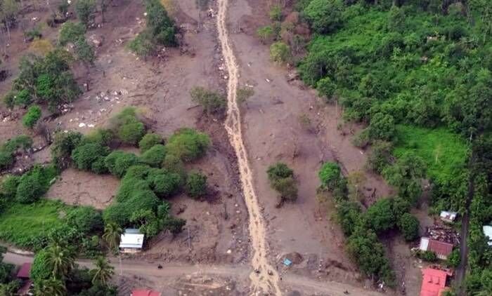 Foto udara kondisi kawasan terdampak banjir bandang di Tanjung Sawah, Nagari Padang Laweh, Tanah Datar, Sumatera Barat, Sabtu (10/1/2026). FOTO: ANTARA/Iggoy el Fitra/nym.