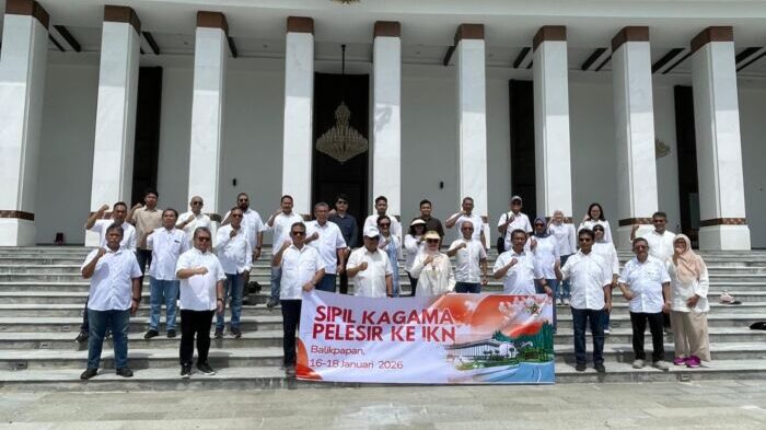 Keluarga KATSGAMA melaksanakan penanaman pohon, di kawasan Ibu Kota Nusantara, pada Sabtu (17/1/2026). Foto: BorneoFlash/Ist