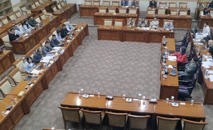 Kepala Badan Keahlian DPR Bayu Dwi Anggono saat rapat bersama Komisi III DPR RI di kompleks parlemen, Jakarta, Kamis (15/1/2026). FOTO : ANTARA/Bagus Ahmad Rizaldi