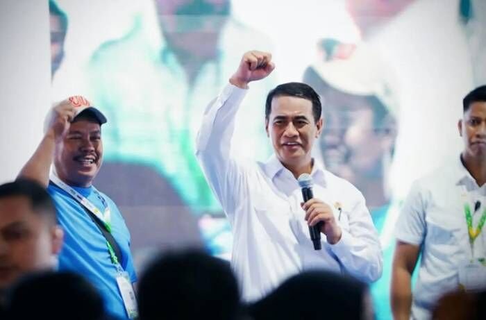 Kepala Bapanas sekaligus Menteri Pertanian Andi Amran Sulaiman dalam Panen Raya dan Pengumuman Swasembada Pangan oleh Presiden Prabowo di Karawang, Jawa Barat, Rabu (7/1/2026). FOTO : ANTARA/HO-Bapanas