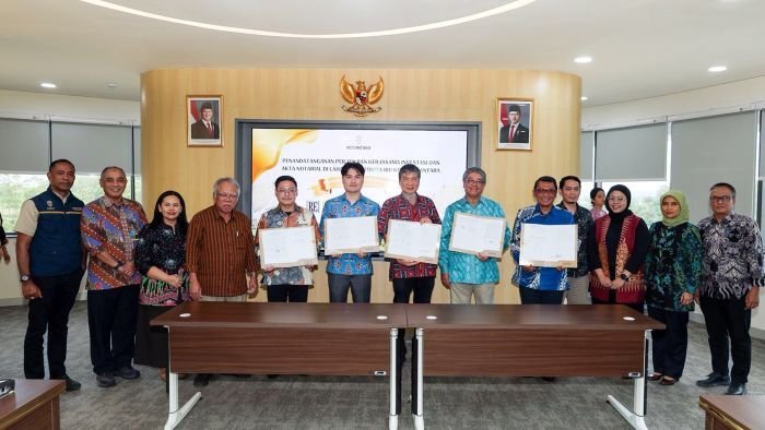 Kepala Otorita IKN, Basuki Hadimuljono, bersama lima investor secara langsung menandatangani Perjanjian Pemanfaatan Tanah dan Pengalokasian Lahan Aset Dalam Penguasaan (ADP) Otorita  IKN serta Akta Notarial di Kantor Balai Kota Otorita IKN, pada Jumat (9/1/2026). Foto: HO/Humas Otorita IKN
