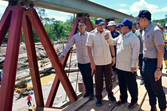 Menhan Sjafrie Tinjau Posko Kesehatan TNI di Tapanuli Selatan