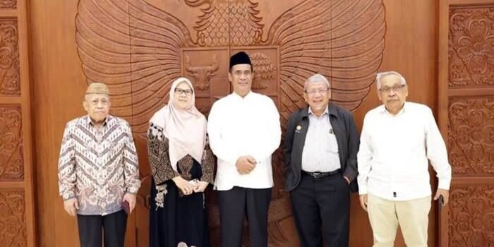 Menteri Pertanian Andi Amran Sulaiman saat menerima purna bakti Kementan di Kalibata, Jakarta, Jumat (23/1/26). FOTO: BorneoFlash.com/HO-Humas Kementan.
