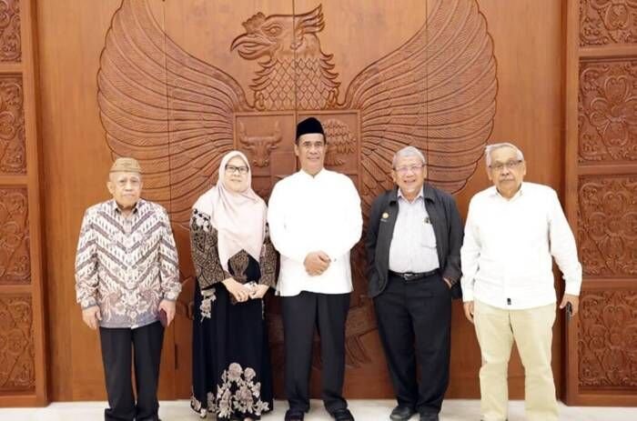 Menteri Pertanian Andi Amran Sulaiman saat menerima purna bakti Kementan di Kalibata, Jakarta, Jumat (23/1/26). FOTO: BorneoFlash.com/HO-Humas Kementan.