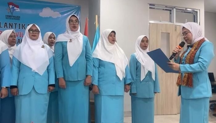 Pelantikan HIMPAUDI Kalimantan Timur masa bakti 2026–2030, yang digelar di Asrama Haji Balikpapan, pada Minggu (11/1/2026). Foto: BorneoFlash/Ist