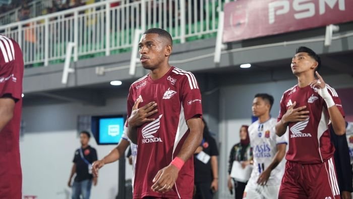 Pemain PSM Makassar Karel Rizaldi Iek yang dipinjamkan pada putaran kedua BRI Super League 2025/26. Foto: HO/ileague.id