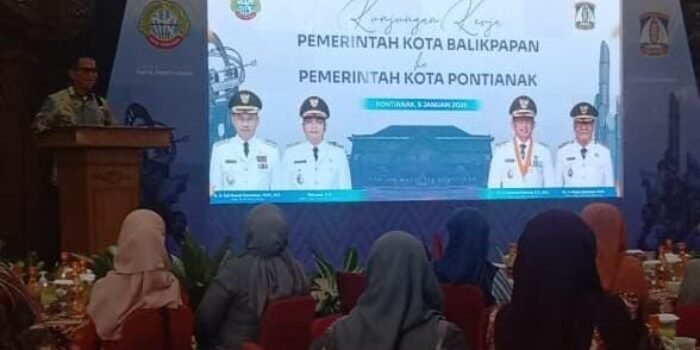 Wali Kota Balikpapan, H. Rahmad Mas'ud memberikan sambutan saat melakukan kunjungan kerja ke Pemkot Pontianak, pada Jumat (9/1/2026). Foto: BorneoFlash/Ist