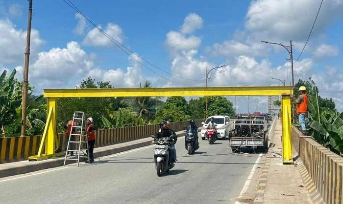 Portal pembatasan di Jembatan Mahulu akan dibuka kembali. Foto: BorneoFlash/Nur Ainunnisa