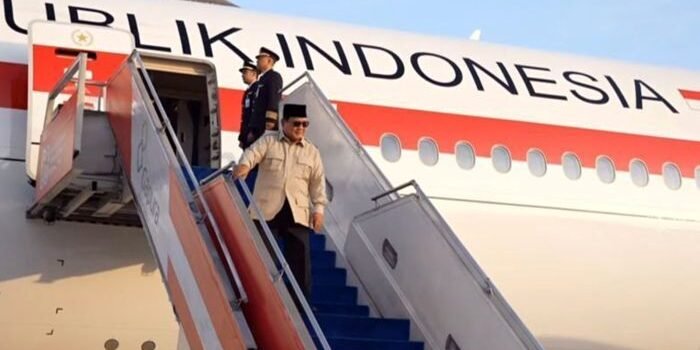Presiden RI Prabowo Subianto tiba di Lanud Halim Perdanakusuma, Jakarta, Sabtu (24/1/2026), seusai menuntaskan rangkaian agenda di Inggris, Swiss, hingga Prancis. Foto: ANTARA/HO-Sekretariat Presiden