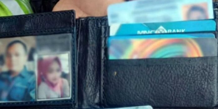 Sejumlah barang milik korban yang ditemukan Tim SAR gabungan di kawasan Pegunungan karst di Kabupaten Maros dan Pangkep, Sulsel. Foto: BorneoFlash/ANTARA/ HO- Basarnas