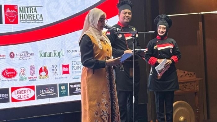 Wakil Ketua I Tim Penggerak PKK Kota Balikpapan, Hj. Siti Kotijah saat perayaan 19 tahun ICA yang digelar di Grand Jatra Hotel Balikpapan, pada Minggu (25/01/2026). Foto: BorneoFlash/Niken Sulastri