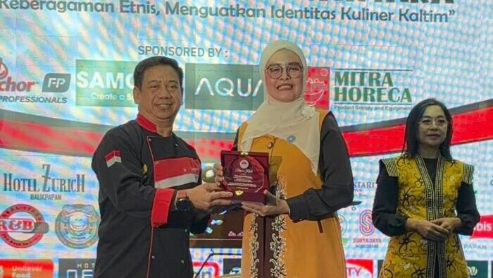 Wakil Ketua I Tim Penggerak PKK Kota Balikpapan, Hj. Siti Kotijah saat perayaan 19 tahun ICA yang digelar di Grand Jatra Hotel Balikpapan, pada Minggu (25/01/2026). Foto: BorneoFlash/Niken Sulastri