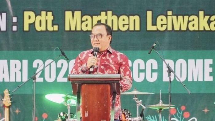 Wakil Wali Kota Balikpapan, H. Bagus Susetyo saat menghadiri Perayaan Natal BKSGB Tahun 2025, yang digelar di BSCC/ Dome Balikpapan, pada Selasa (27/1/2026) malam. Foto: BorneoFlash/Niken Sulastri