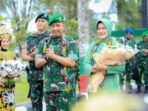 Pangdam VI/Mulawarman, Mayjen TNI Krido Pramono, S.H., M.Si., bersama Ketua Persit KCK Daerah VI/Mlw, Ibu Syanti Krido Pramono, serta Pejabat Utama Kodam VI/Mlw, melaksanakan kunjungan kerja ke Yonif 600/Modang, pada Jumat (23/1/2026). Foto: HO/Pendam VI/Mlw