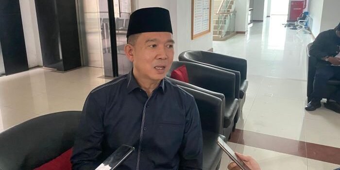 Anggota Komisi II DPRD Kota Samarinda, Viktor Yuan Anggota Komisi II DPRD Kota Samarinda, Viktor Yuan. Foto: BorneoFlash/Nur Ainunnisa