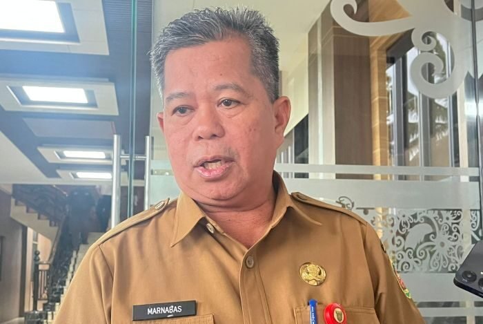 Asisten II Bidang Ekonomi dan Pembangunan Pemkot Samarinda, Marnabas Patiroy. Foto: BorneoFlash/Nur Ainunnisa