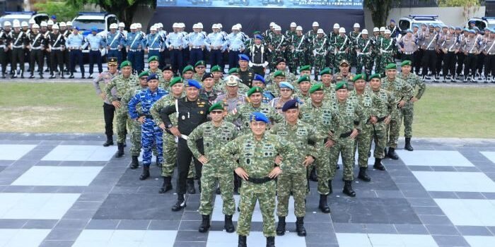 Kodam VI/Mulawarman Gelar Upacara Pasukan Operasi Gaktib dan Operasi Yustisi Polisi Militer Tahun Anggaran 2026 yang di pimpin oleh Kasdam VI/Mlw, Brigjen TNI Andy Setyawan, S.Sos., M.I.P.,  di Lapangan Makodam VI/Mlw, pada Jumat, (13/2/2026). Foto: HO/Pendam VI/Mlw