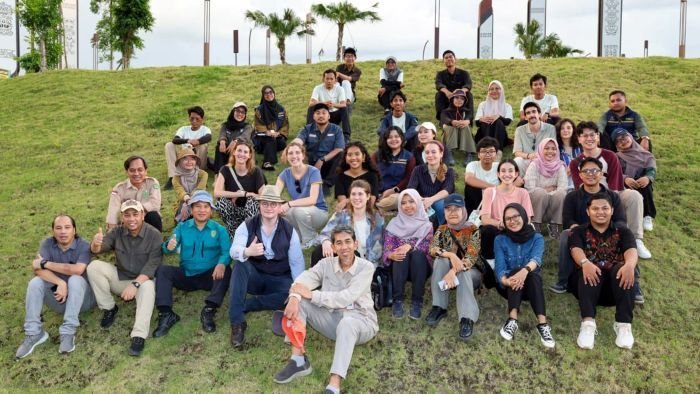 IKN jadi laboratorium hidup melalui kerja sama akademis yang dilakukan oleh kolaborasi antara Otorita IKN, LDE, dan Universitas Mulawarman. Kegiatan ini dilaksanakan pada Kamis (5/2/2026), mulai dari diskusi mengenai perencanaan dan pengembangan kota berkelanjutan hingga berbagai kunjungan di beberapa titik strategis KIPP Nusantara. Foto: HO/Humas Otorita IKN