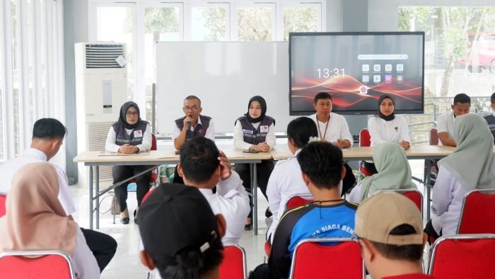Ikatan Penata Persona Indonesia (IPPRISIA) Kalimantan Timur melakukan kunjungan ke Sekolah Rakyat Terintegrasi (SRT) 57 Samarinda, pada Rabu (4/2/2026). Foto: IST/SMSI Kaltim