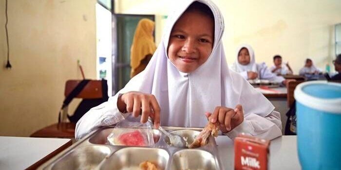 Ilustrasi siswa sedang konsumsi Makan Bergizi Gratis (MBG).FOTO: Dokumen Kemendikdasmen