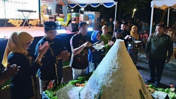 Kecamatan Balikpapan Kota menggelar syukuran Hari Jadi ke 129 Balikpapan, di kawasan Bendali Telaga Sari, pada Selasa malam (10/2/2026). Foto: BorneoFlash/Niken Sulastri